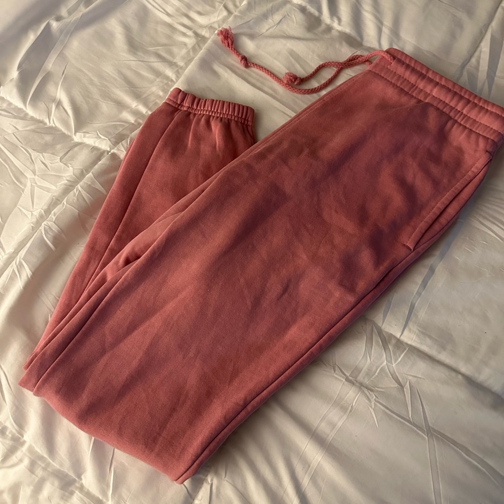 Women’s pink jogger/sweatpants pacsun